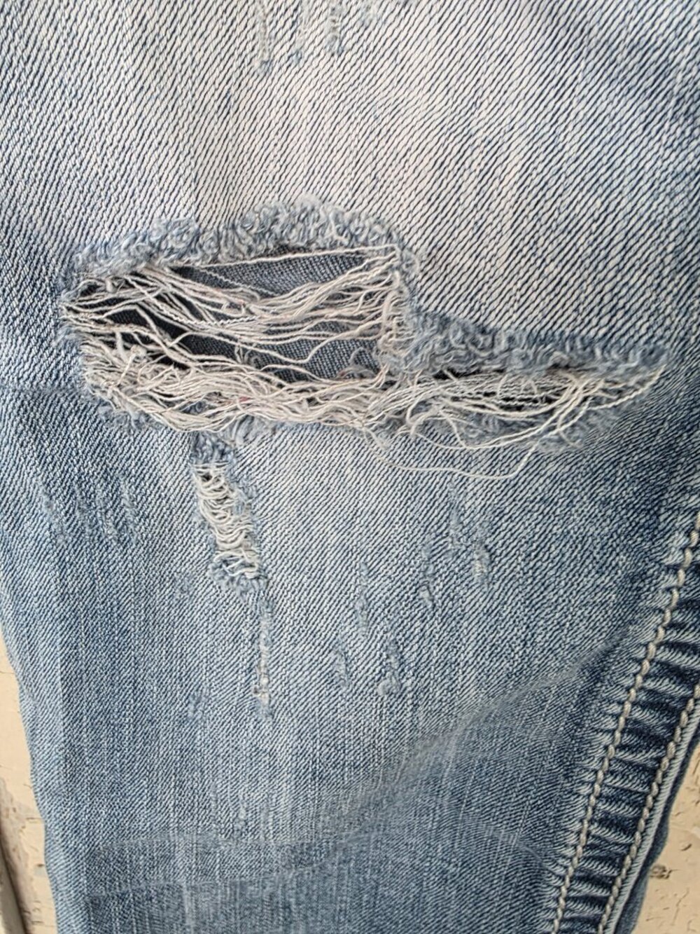 Miss Me Womens Standard Boot Fleur de Lis Distressed Jeans size 28 - Picture 2 of 11
